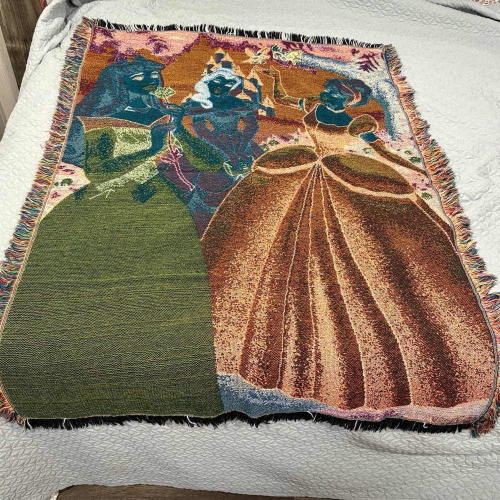 Vintage Disney Princess Tapestry Fringe Throw Blanket - Picture 4 of 5